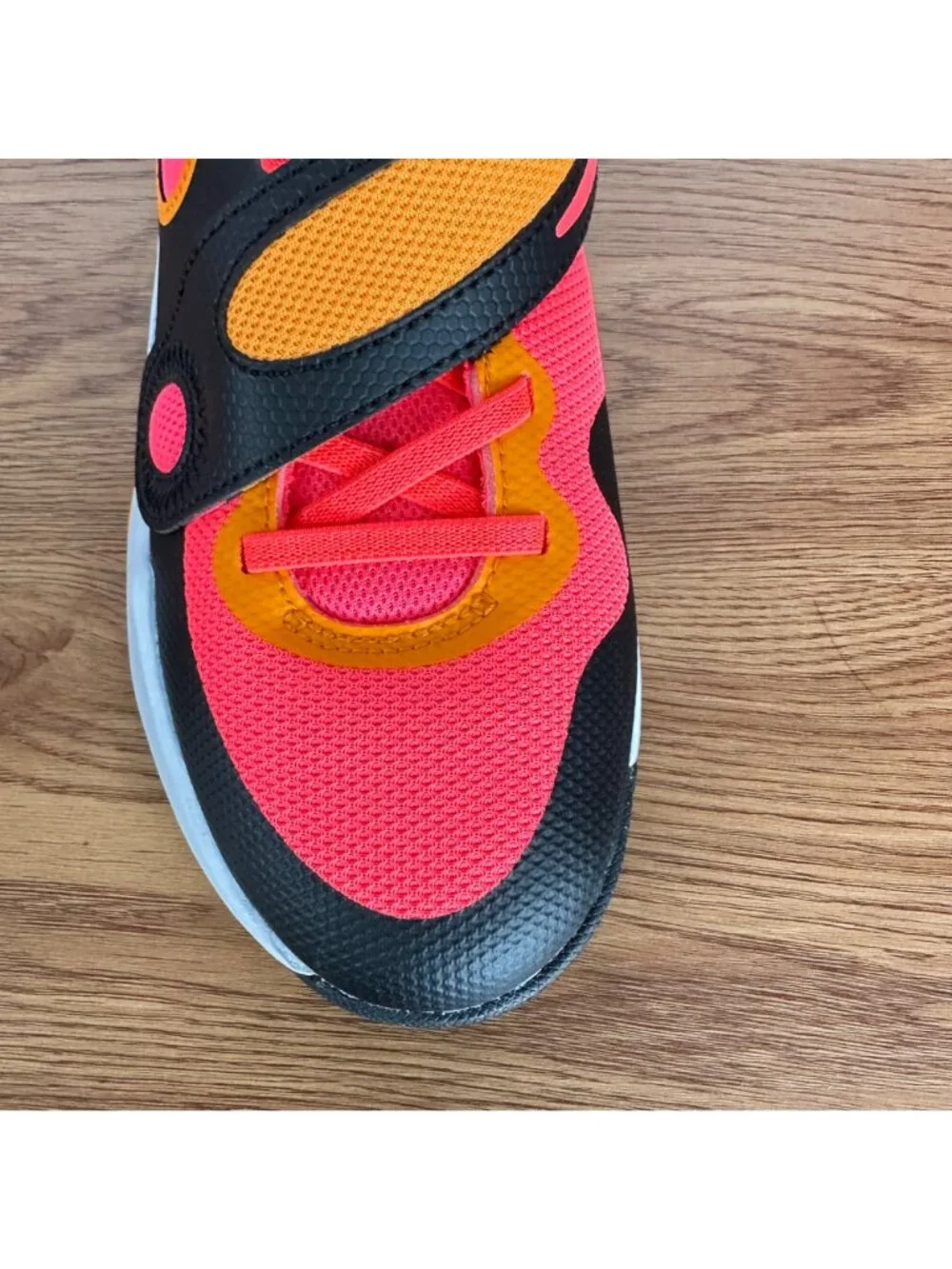 ⭐Nike Team Hustle D 11 GS Youth Sz 4Y Basketball Shoes Orange Sneaker DV8996-001